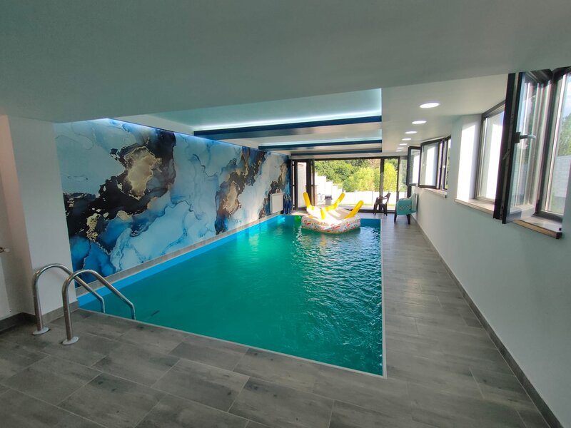 Corbeanca pe malul lacului si langa padure, vila de inchiriat.